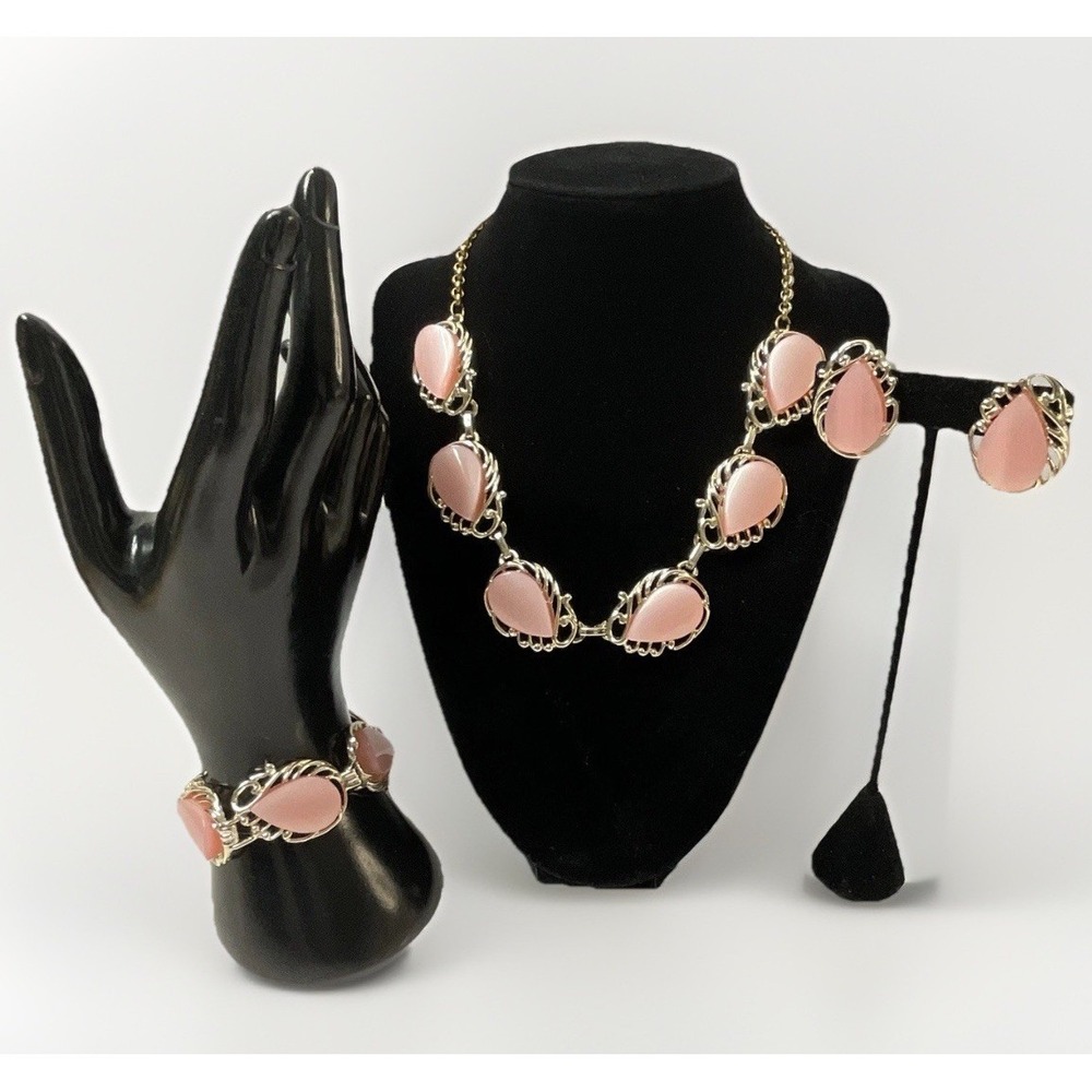 Vintage Pink Thermoset Jewelry Set Necklace Bracelet Earrings Gold Tone 50s 60